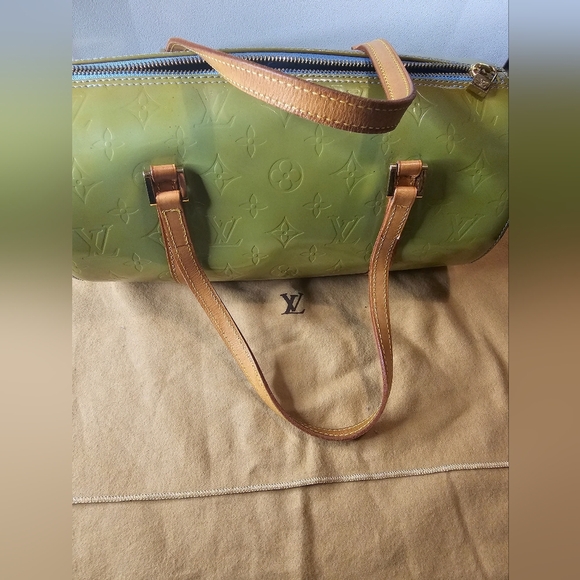 Louis Vuitton Bedford Vernis Shoulder Bag Purse. With Dustbag included. VI0929 - Picture 11 of 13